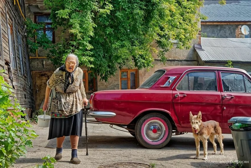 Russian Daily Life Street Photography By Alexander Petrosyan