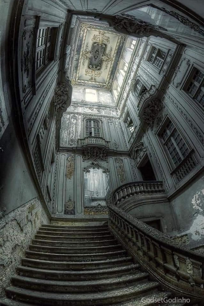 Beautiful Abandoned Places Worldwide