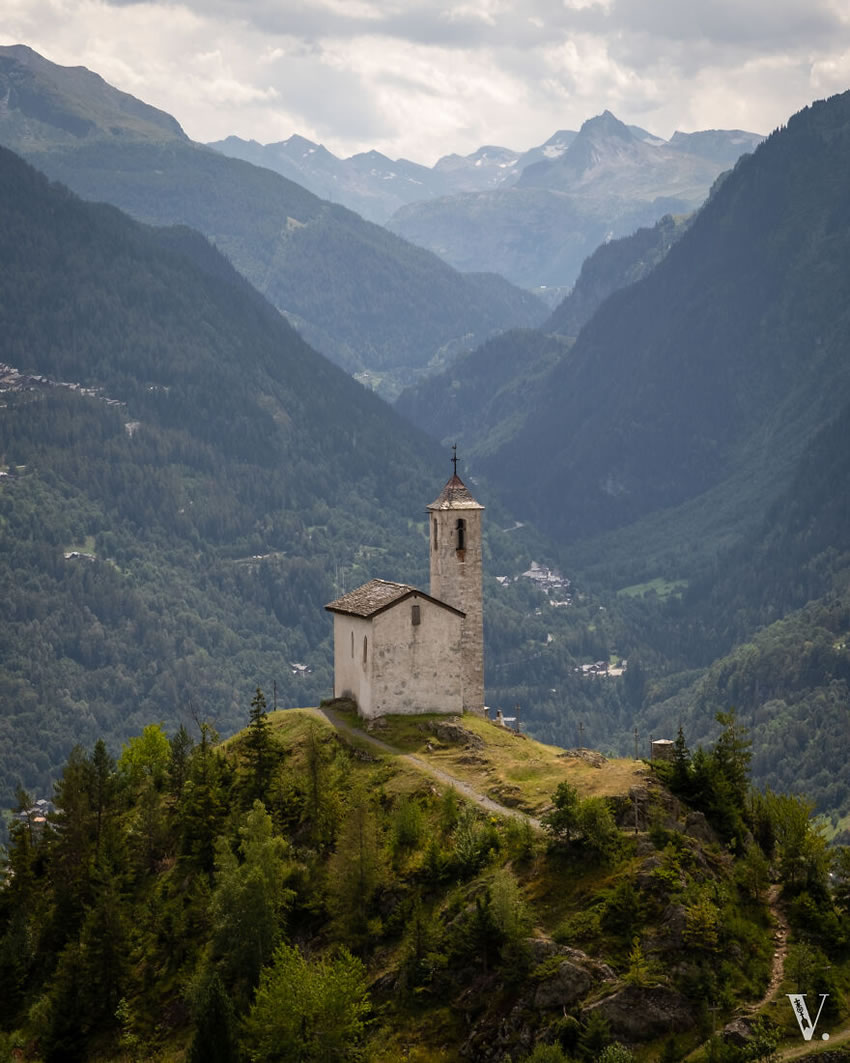 Churches And Chapels Across Europe by Vincent Croce