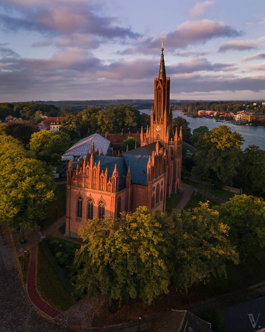 Churches And Chapels Across Europe by Vincent Croce