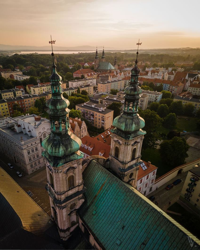 Churches And Chapels Across Europe by Vincent Croce