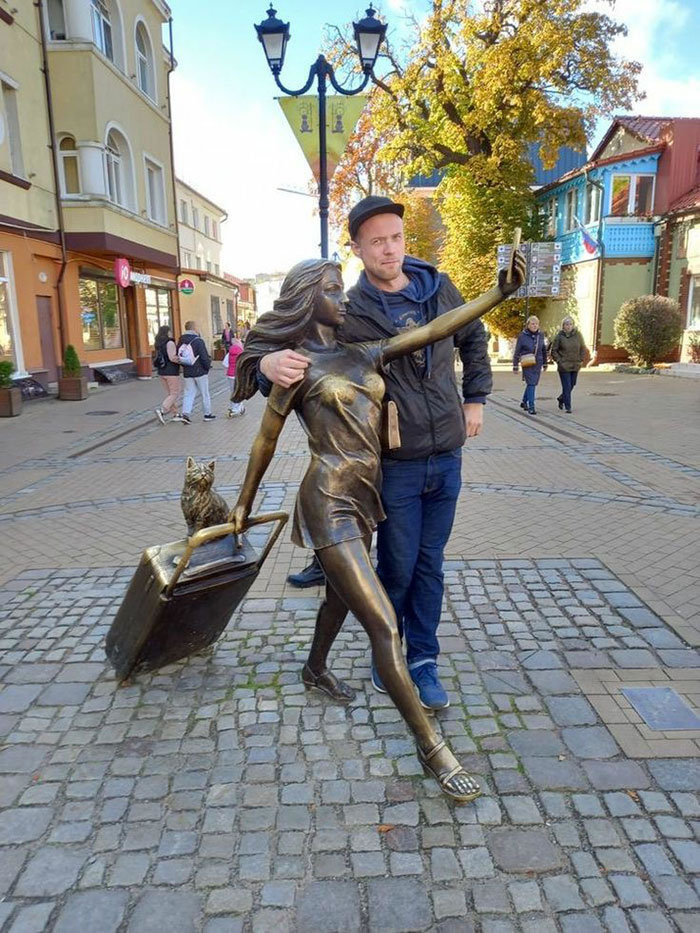 Funny People Posing With Statues