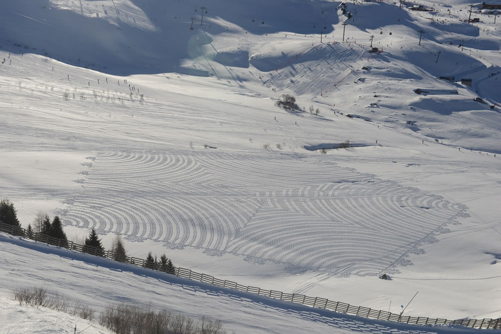 Snow Art By Simon Beck