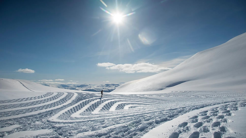 Snow Art By Simon Beck