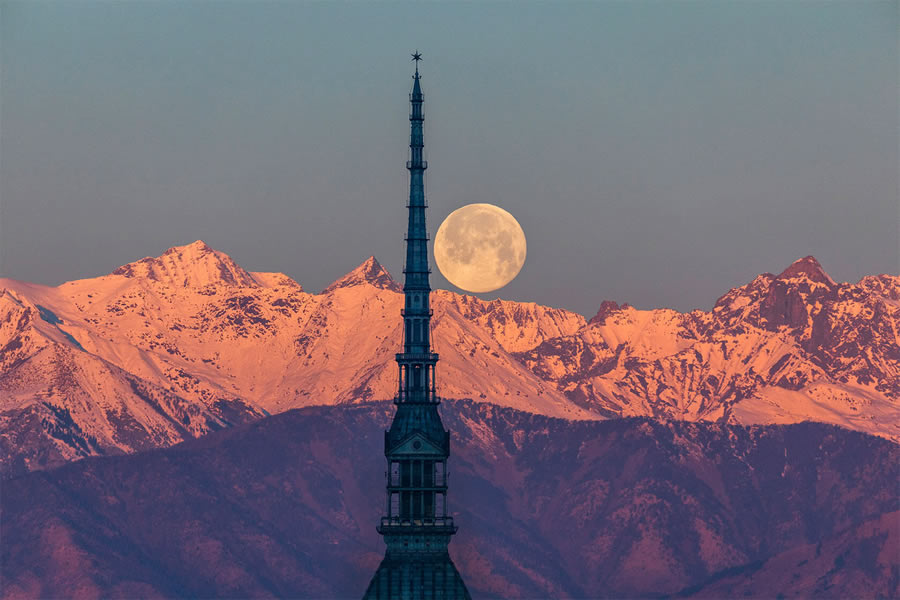 Mesmerizing Moon Photos By Valerio Minato