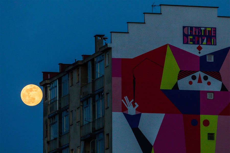 Mesmerizing Moon Photos By Valerio Minato