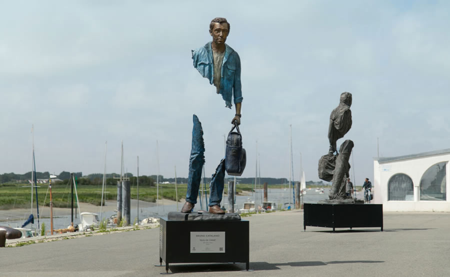 Sculptures Of Fragmented Travelers By Bruno Catalano