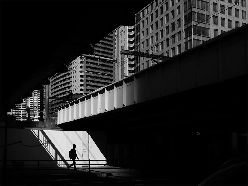 Captivating Street Photos In Black And White By Taka Hiro