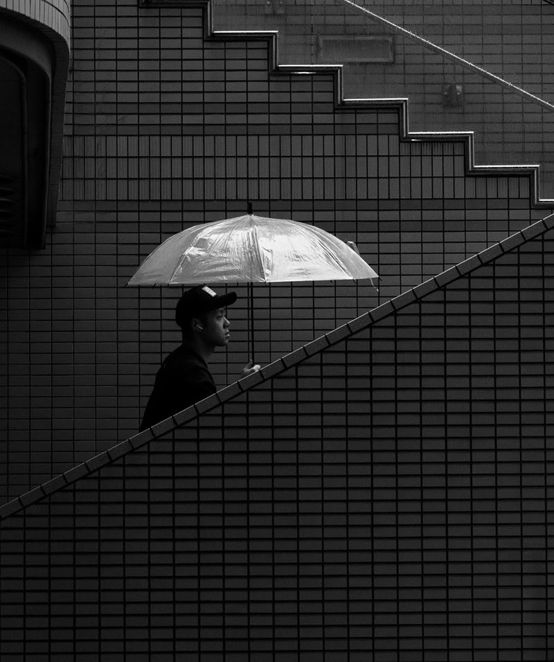 Captivating Street Photos In Black And White By Taka Hiro