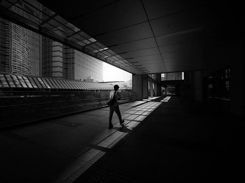 Captivating Street Photos In Black And White By Taka Hiro