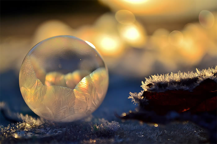 Beautiful Macro Photos Of Frozen Soap Bubbles By Angela Kelly