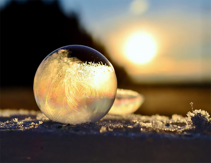 Beautiful Macro Photos Of Frozen Soap Bubbles By Angela Kelly