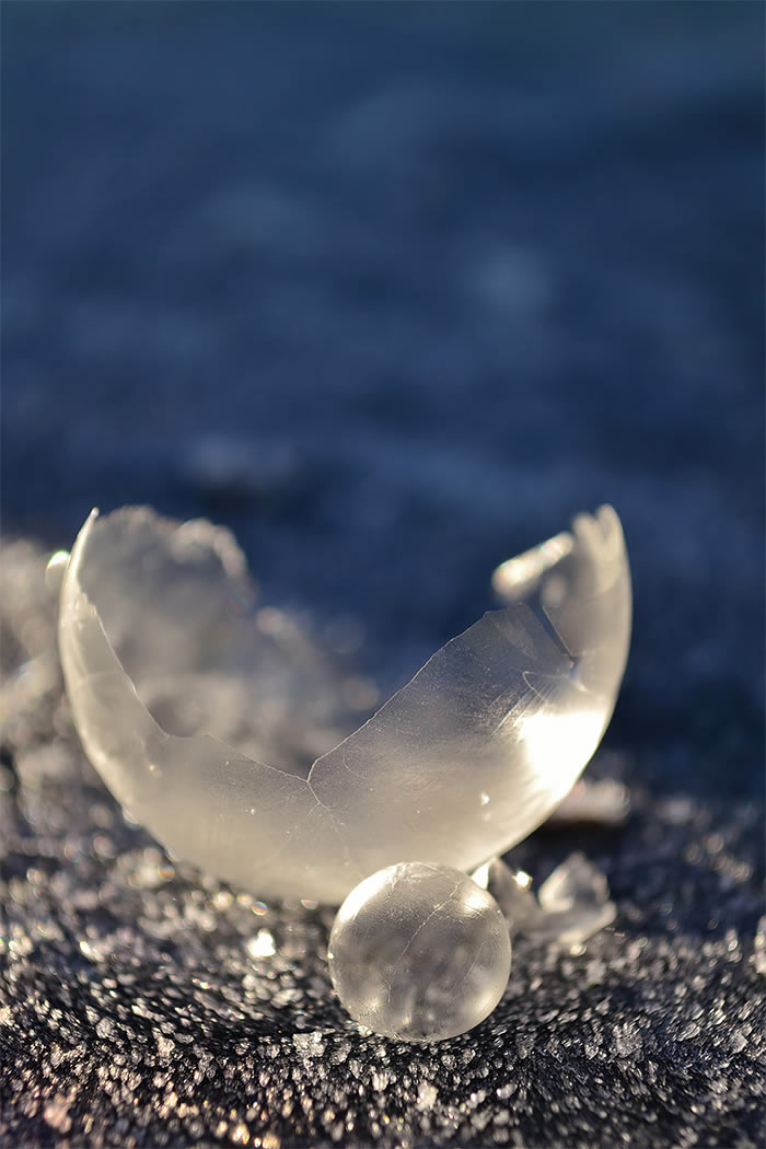 Beautiful Macro Photos Of Frozen Soap Bubbles By Angela Kelly