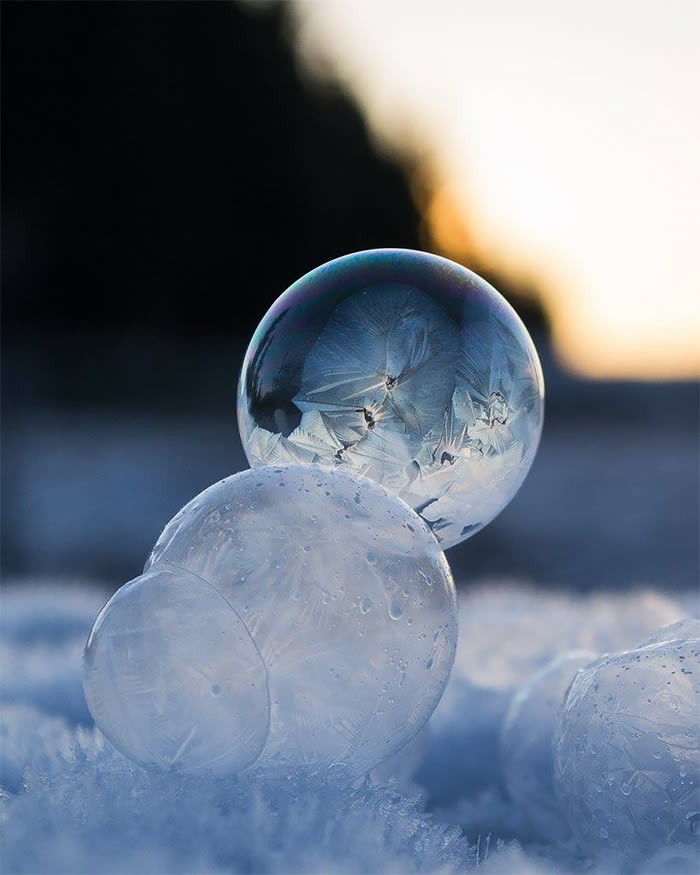 Beautiful Macro Photos Of Frozen Soap Bubbles By Angela Kelly