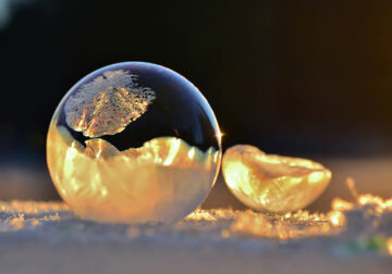 Beautiful Macro Photos Of Frozen Soap Bubbles By Angela Kelly