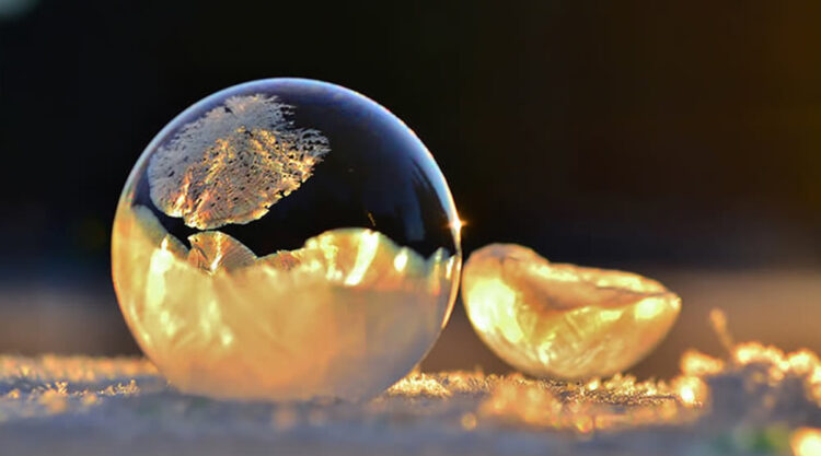 Beautiful Macro Photos Of Frozen Soap Bubbles By Angela Kelly