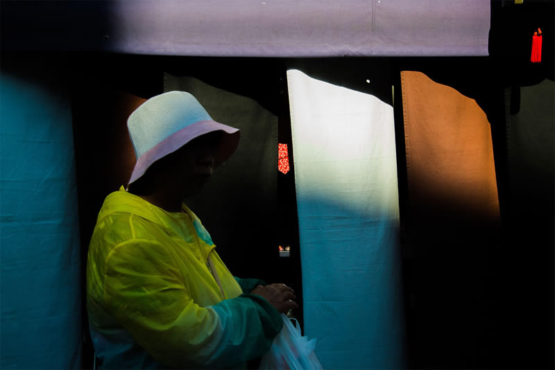 Stunning Street Photos Of Tokyo By Skander Khlif