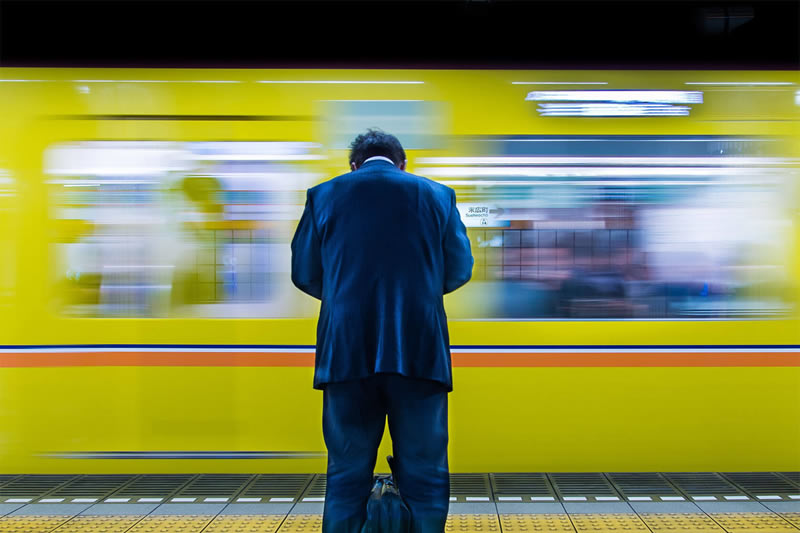 Stunning Street Photos Of Tokyo By Skander Khlif