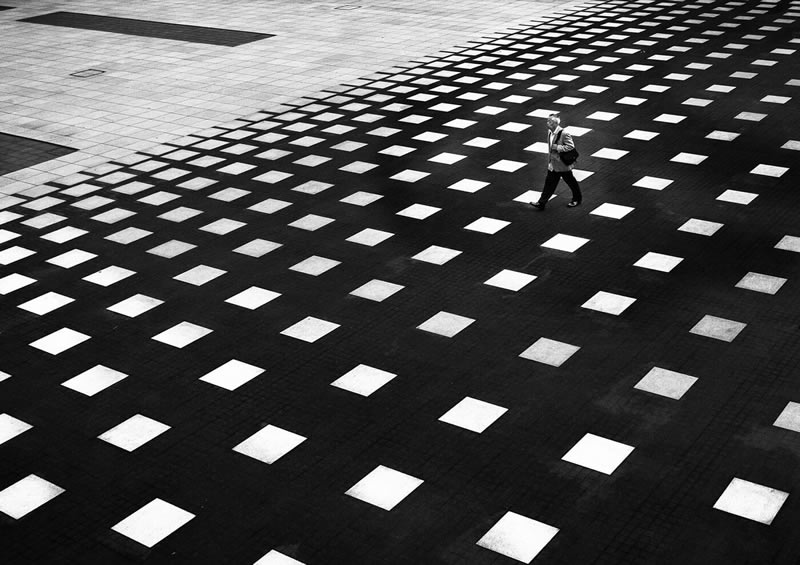 Stunning Street Photos Of Tokyo By Skander Khlif