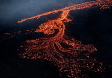 Breathtaking Photos Of The Icelandic Eruption By Tobias Hagg