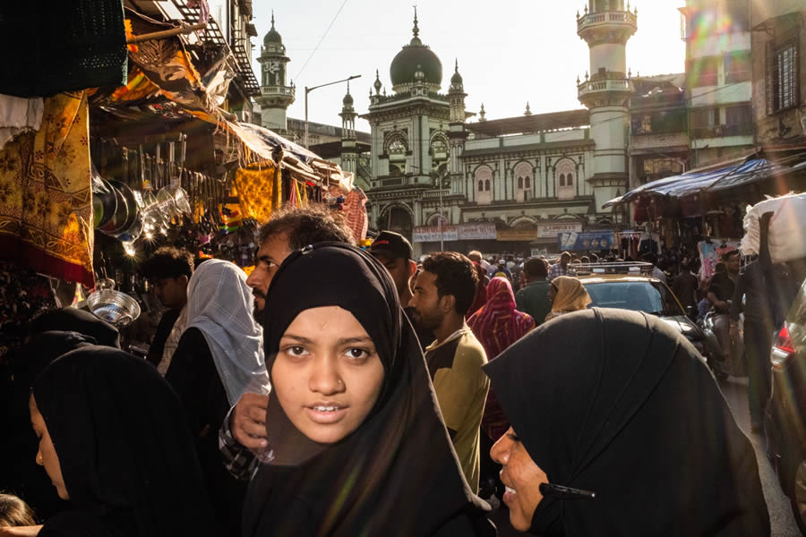 Street Photography In Mumbai By Suresh Naganathan