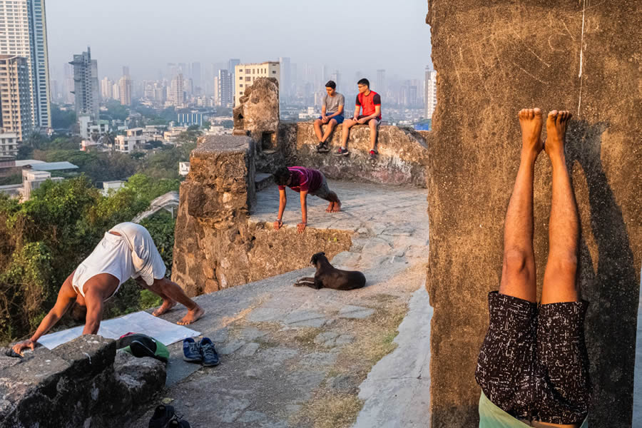 Street Photography In Mumbai By Suresh Naganathan