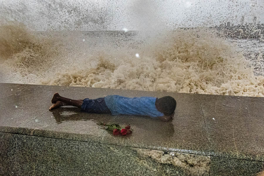 Street Photography In Mumbai By Suresh Naganathan