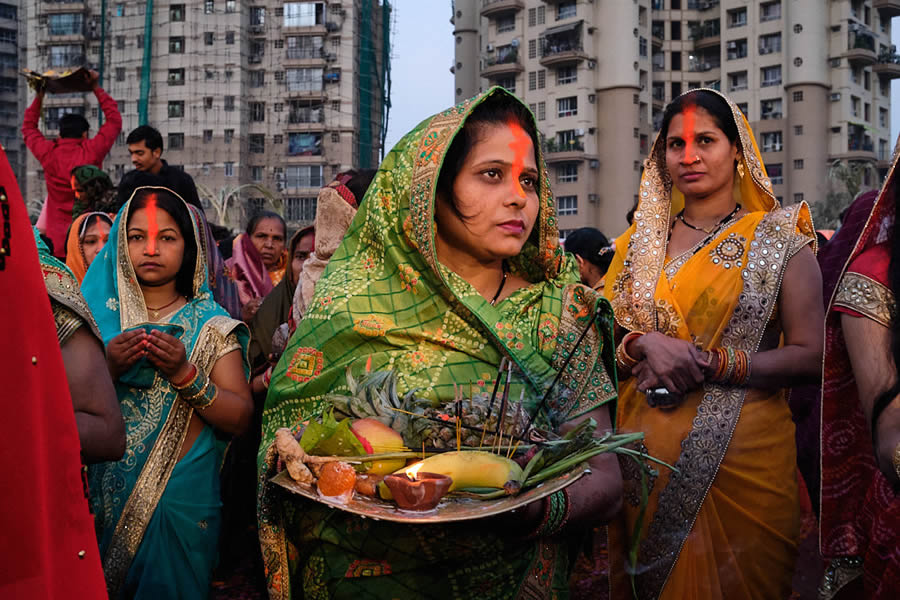 Street Photography In Mumbai By Suresh Naganathan