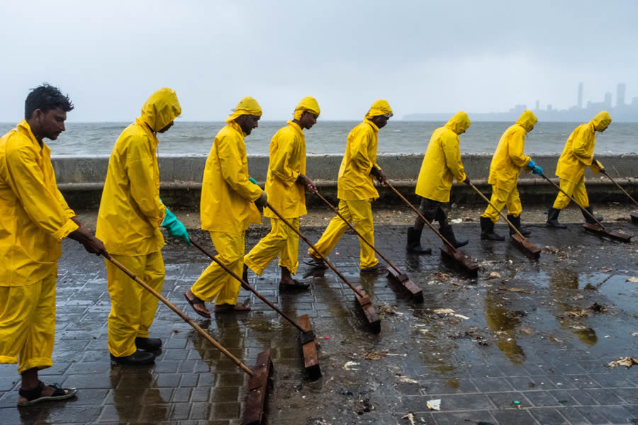 Street Photography In Mumbai By Suresh Naganathan