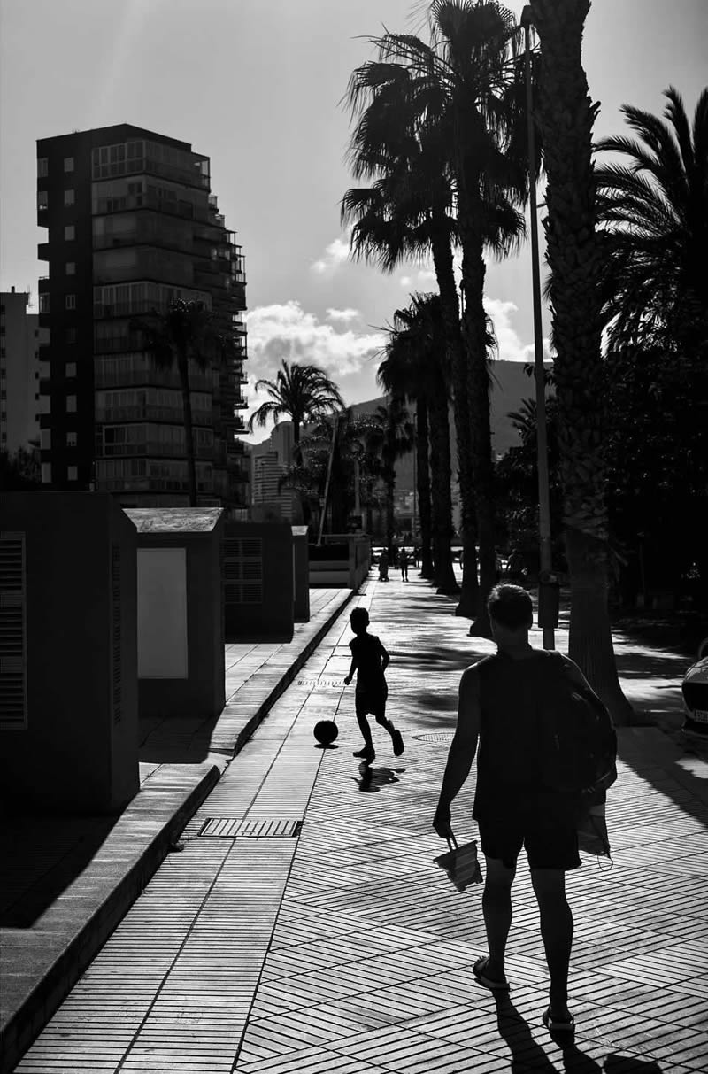 Black and White Street Photography By Alan Schaller