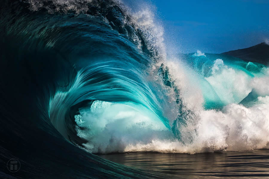 Breathtaking Photos Of Waves By Philip Thurston