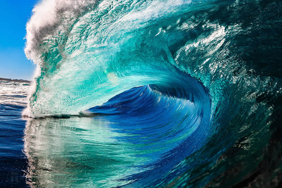 Breathtaking Photos Of Waves By Philip Thurston