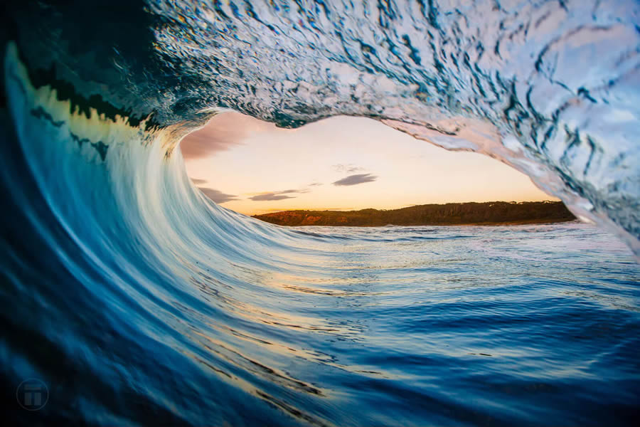 Breathtaking Photos Of Waves By Philip Thurston