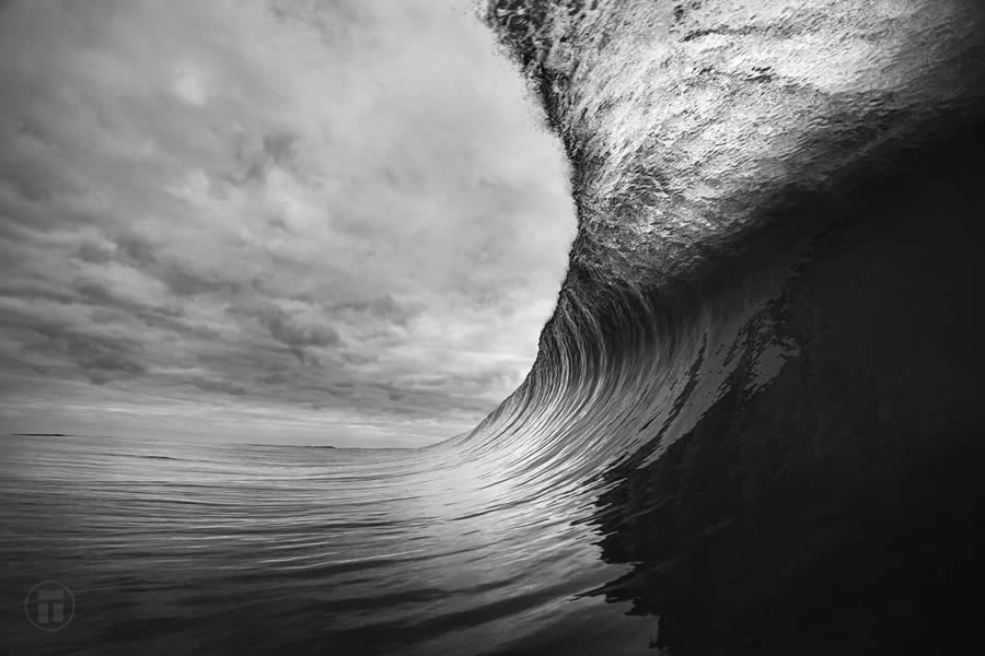 Breathtaking Photos Of Waves By Philip Thurston