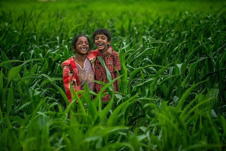 Heartwarming Photos of Children By Guru Charan