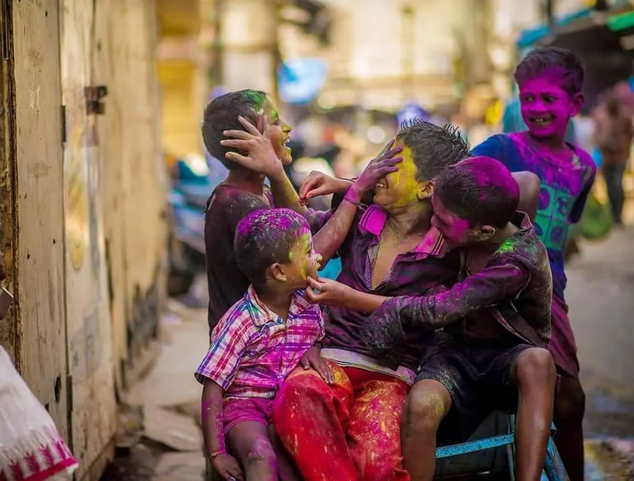 Heartwarming Photos of Children By Guru Charan