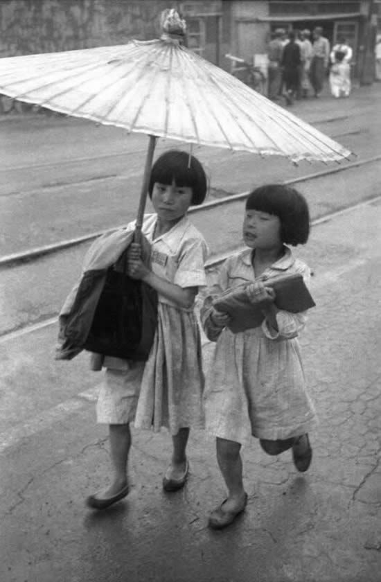 Iconic Black and White Photography By Harold Feinstein