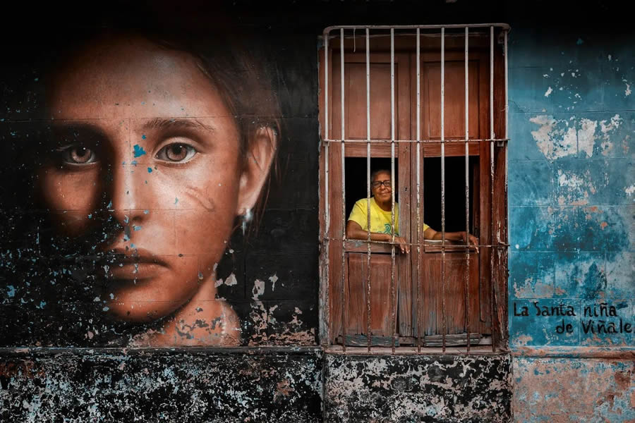 Environmental Portraits by Turkish Photographer Fatma Gok Salt