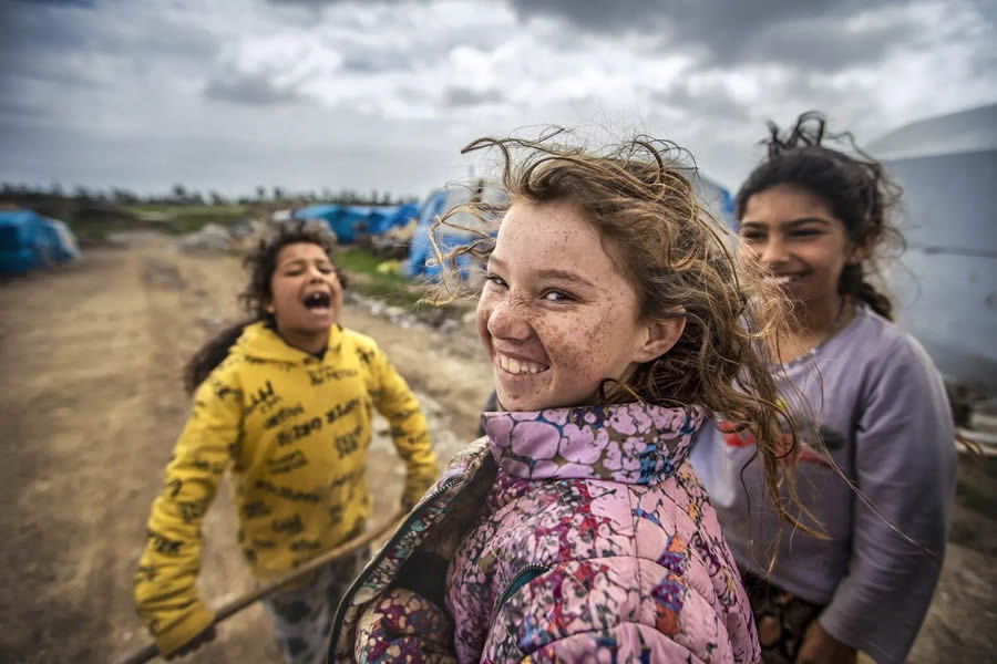 Environmental Portraits by Turkish Photographer Fatma Gok Salt