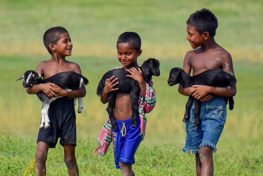 Essence of Daily Life in Bangladesh Photography by Abdul Momin