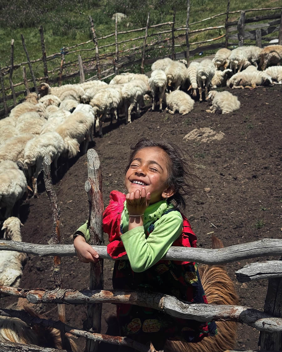 Daily Life Moments Photography in Iran By Hojjat Hamidi