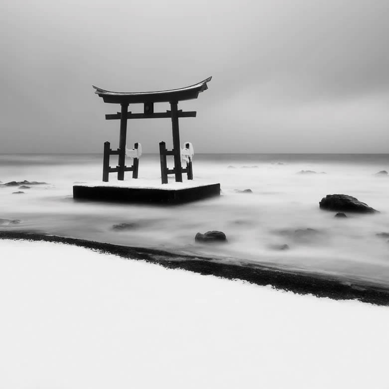 Black and White Landscape Photography by Oliver Robert