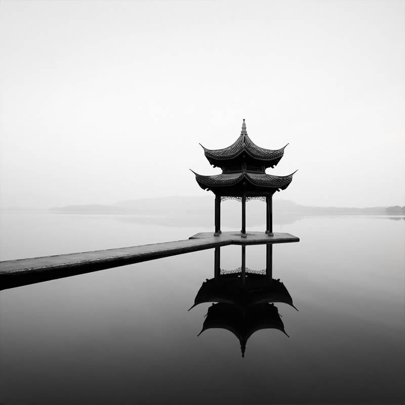 Black and White Landscape Photography by Oliver Robert