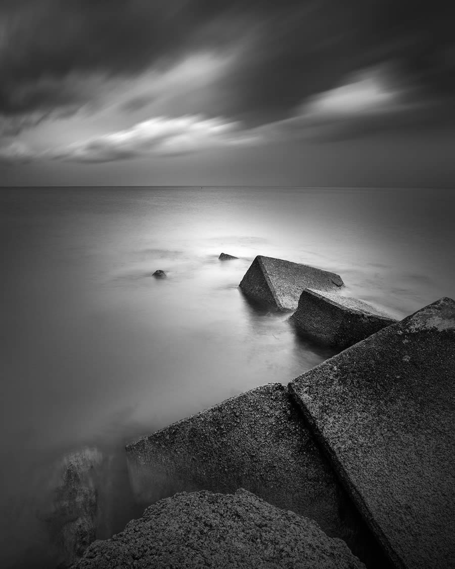 Long Exposure Black and White Landscape Photography by Jana Luo