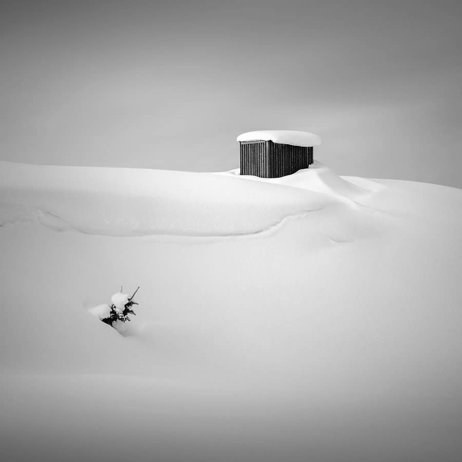 Long Exposure Black and White Landscape Photography by Jana Luo