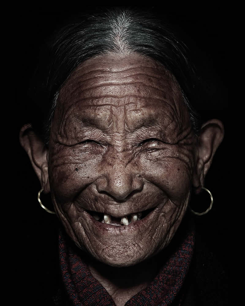 Diaspora Smile Portraits of Tibetans in Exile by Bhanuwat Jittivuthikarn