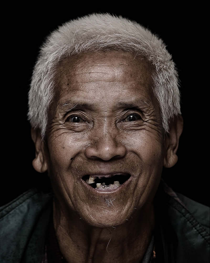 Diaspora Smile Portraits of Tibetans in Exile by Bhanuwat Jittivuthikarn