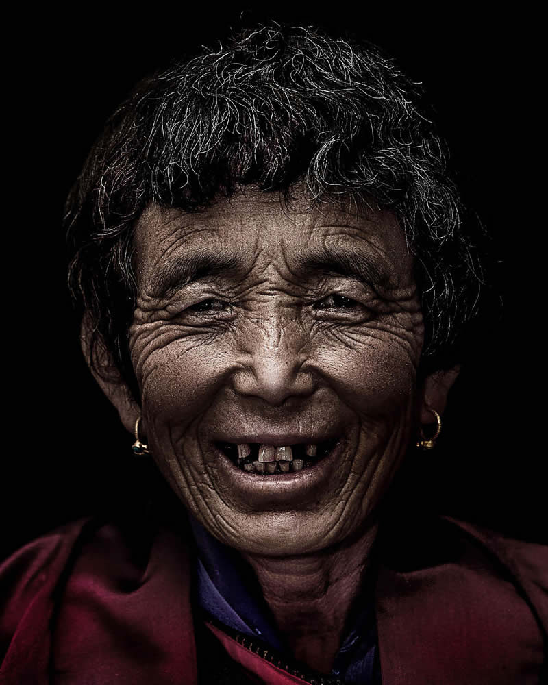 Diaspora Smile Portraits of Tibetans in Exile by Bhanuwat Jittivuthikarn