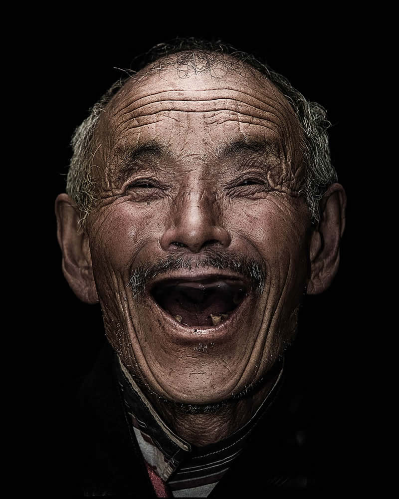 Diaspora Smile Portraits of Tibetans in Exile by Bhanuwat Jittivuthikarn