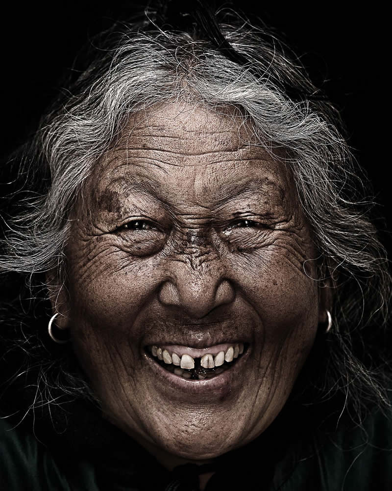 Diaspora Smile Portraits of Tibetans in Exile by Bhanuwat Jittivuthikarn